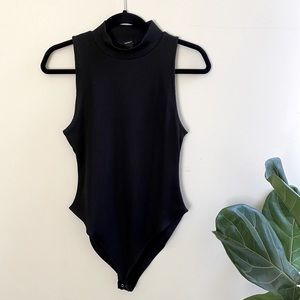 Black Ribbed Mock Neck Body Suit | Size L